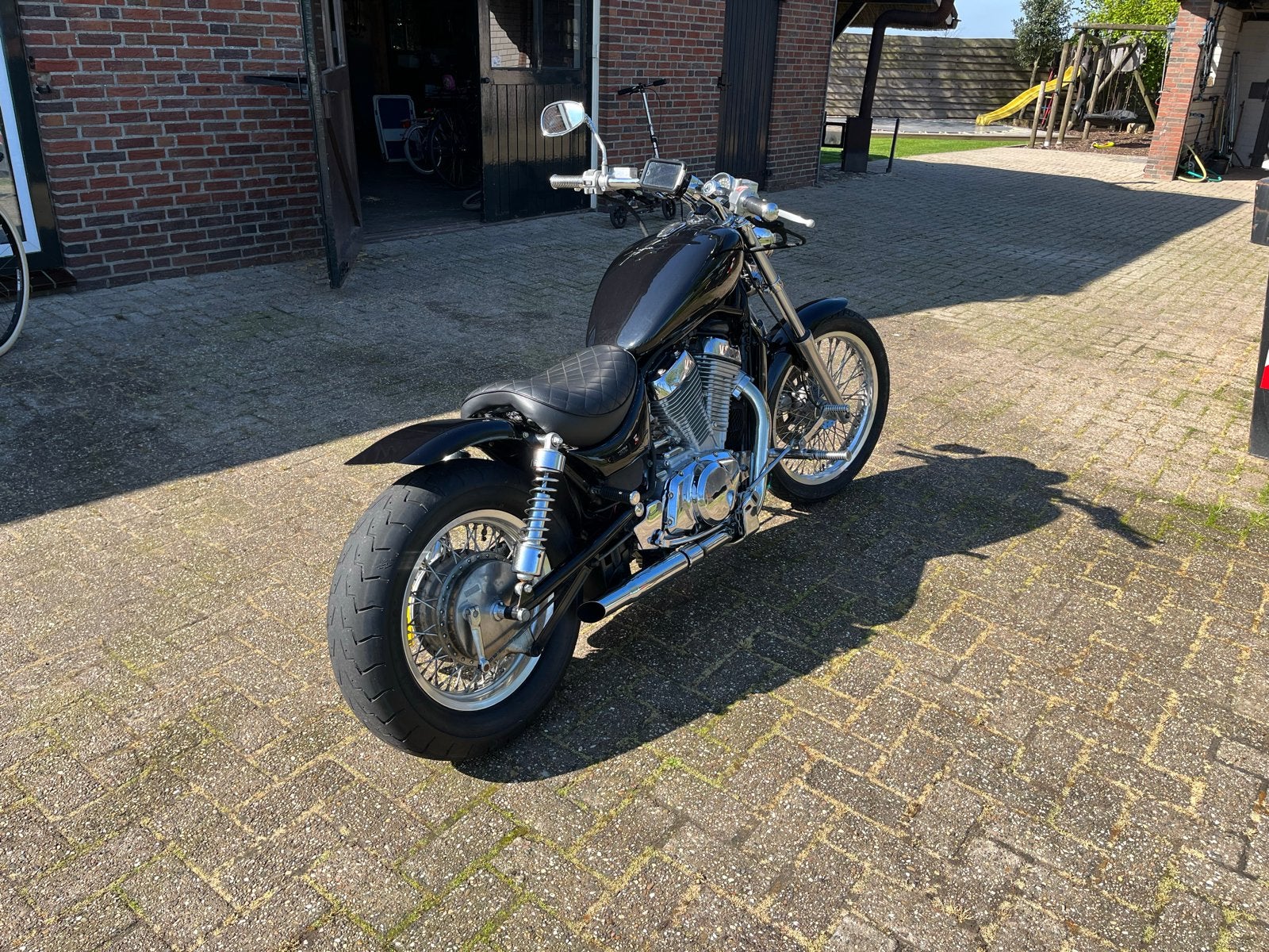 Suzuki Intruder VS 700 - Unieke Custom Motor, Cardan-aandrijving, 2 cilinders, Chopper, Gebruikt