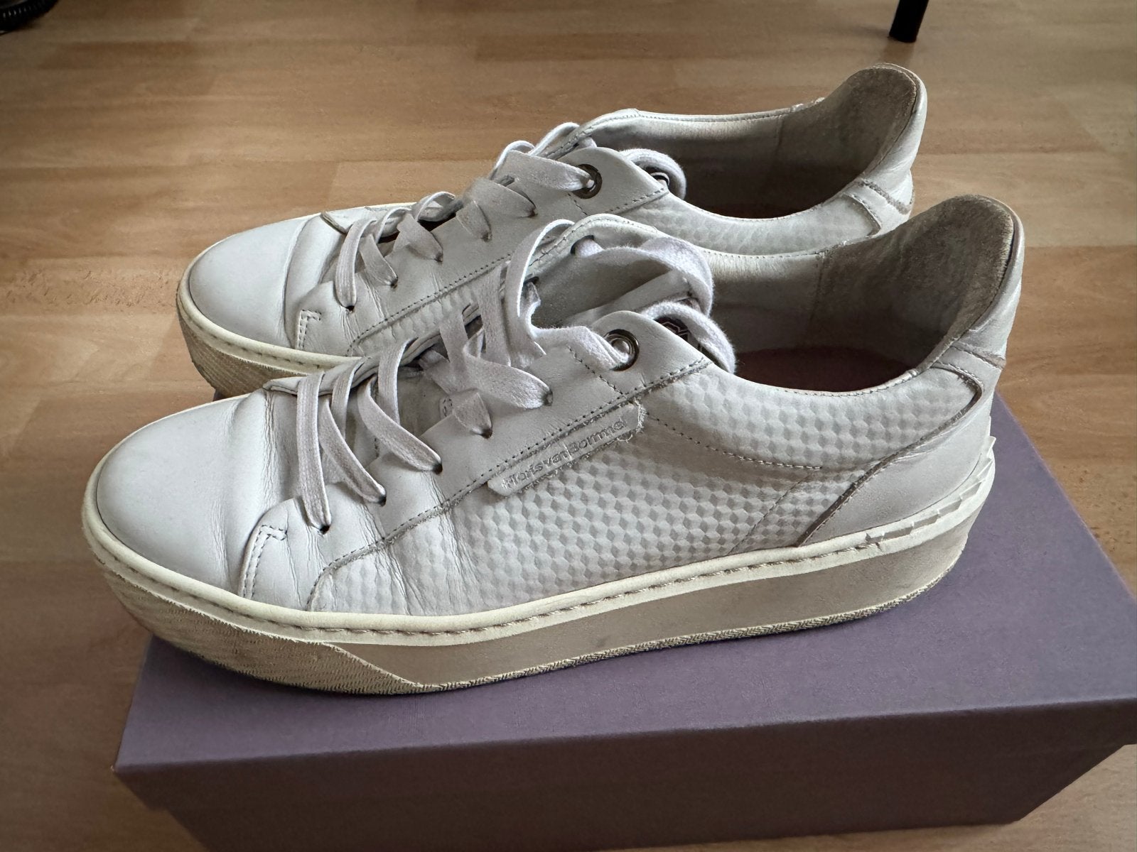 Floris van Bommel sneakers, maat 38.5, Ophalen of Verzenden, Zo goed als nieuw, Wit, Sneakers of Gympen