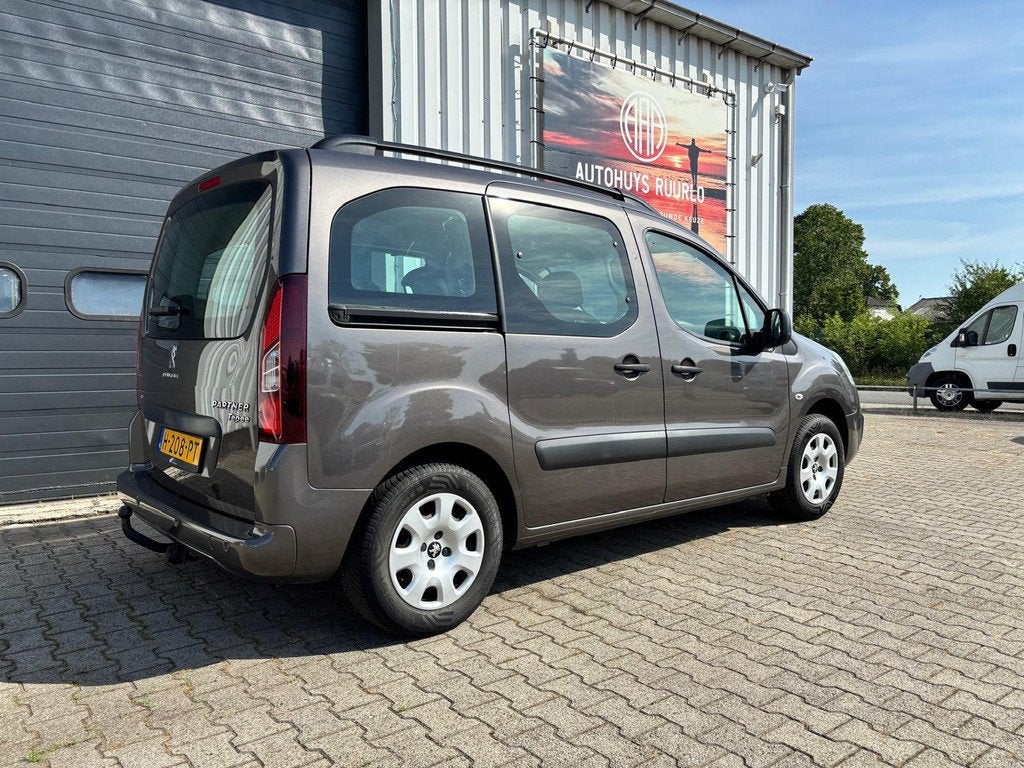 Peugeot Partner Tepee 1.2 PureTech Active 2017 | 1 Eigenaar, Voorwielaandrijving, Gebruikt, 1199 cc, Leder