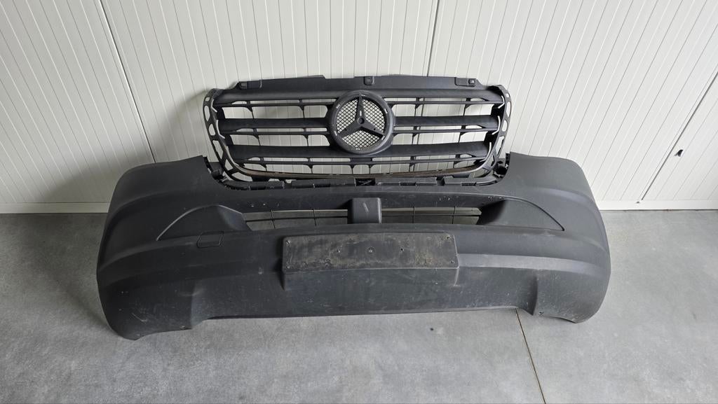 Mercedes Sprinter 315 L2H2 (2021) Bumper en Grill, Gebruikt, Voor, Mercedes-Benz, Ophalen of Verzenden