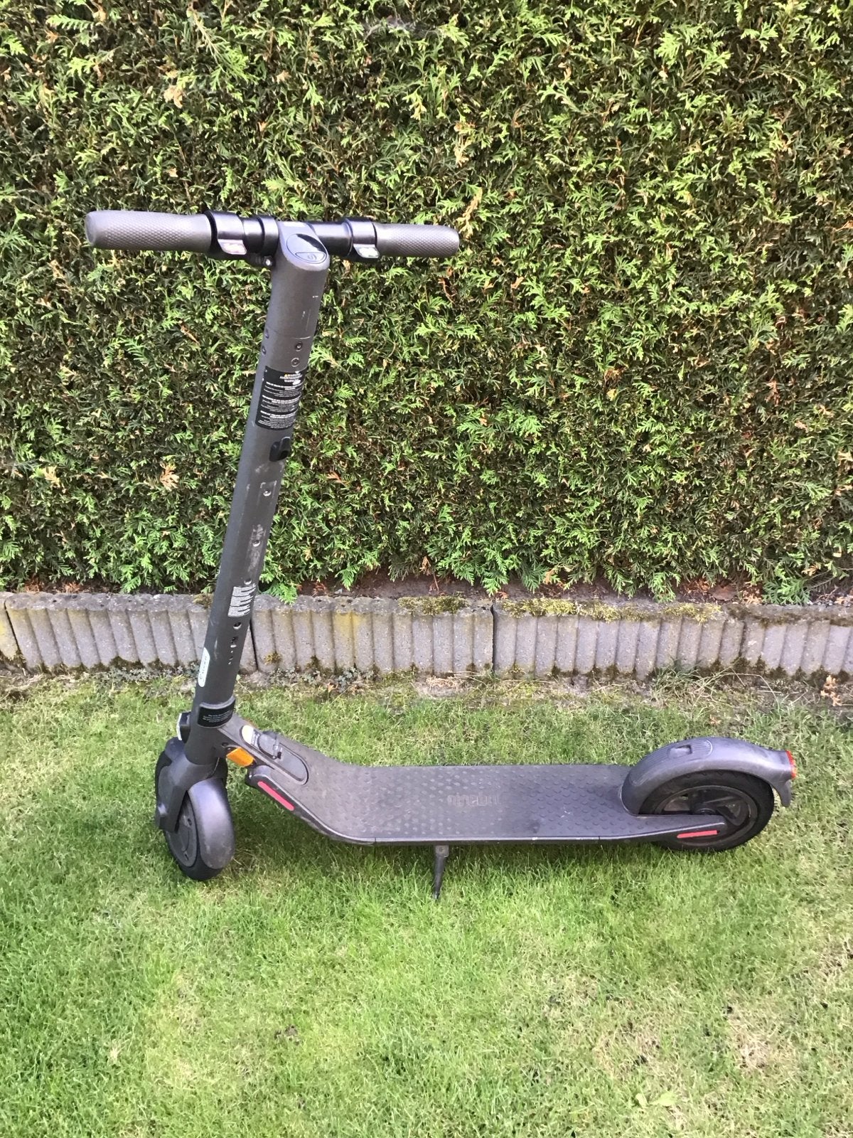 Ninebot E22E elektrische step met oplader, Fietsen en Brommers, Steps, Ophalen, Gebruikt, Elektrische step (E-scooter)