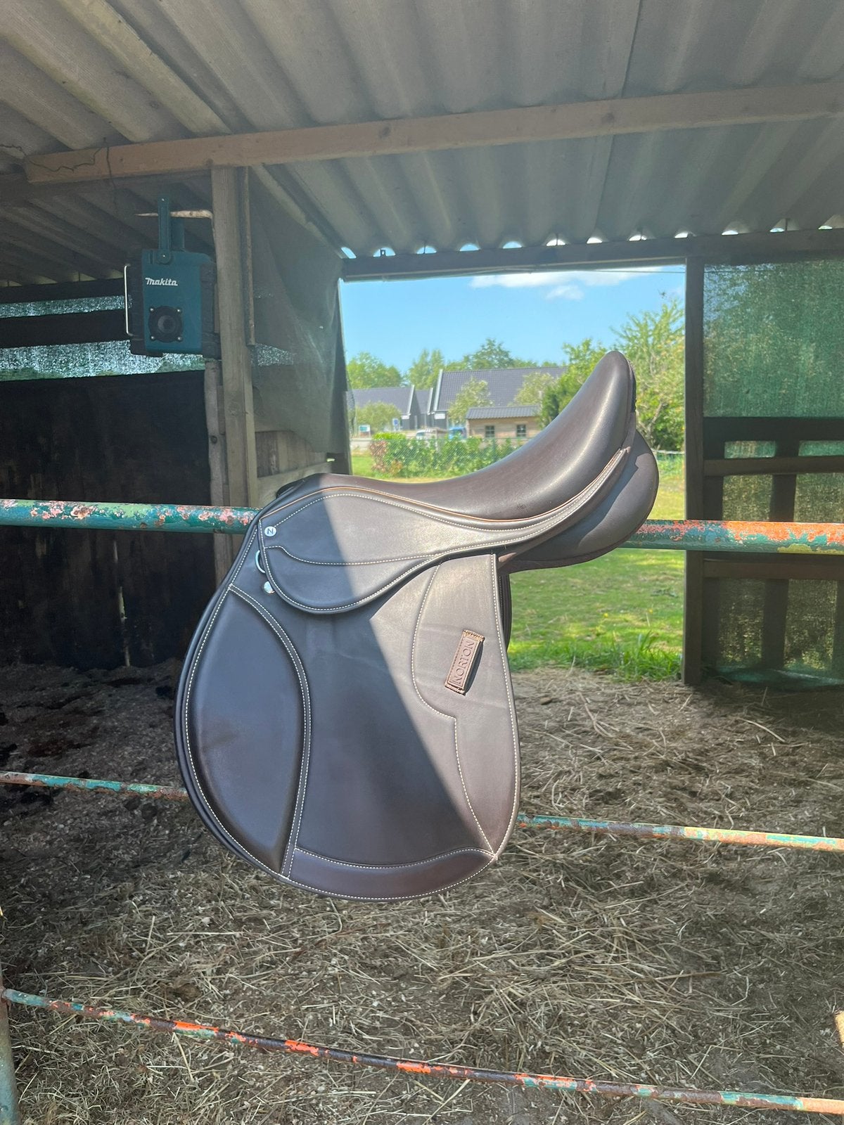 17 inch bruin springzadel, Ophalen, Zo goed als nieuw, Springen