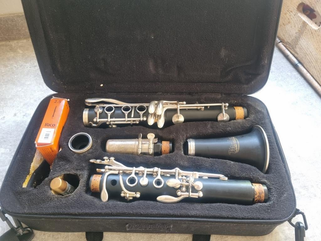 Main Klarinet voor beginners/studie, compleet met tas, Bes-klarinet, Kunststof, Gebruikt, Ophalen of Verzenden
