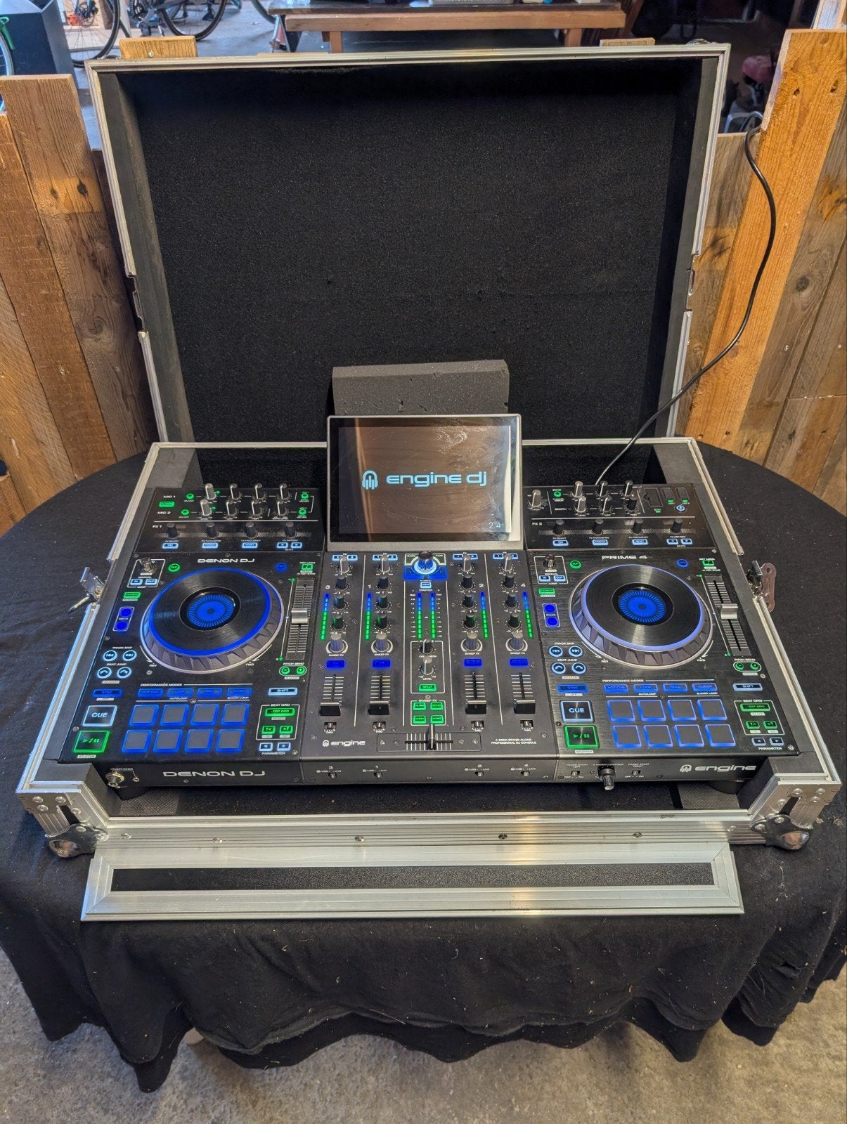 Denon DJ Prime 4 DJ-set met Magma flightcase, Muziek en Instrumenten, Dj-sets en Draaitafels, Dj-set, Denon, Ophalen of Verzenden