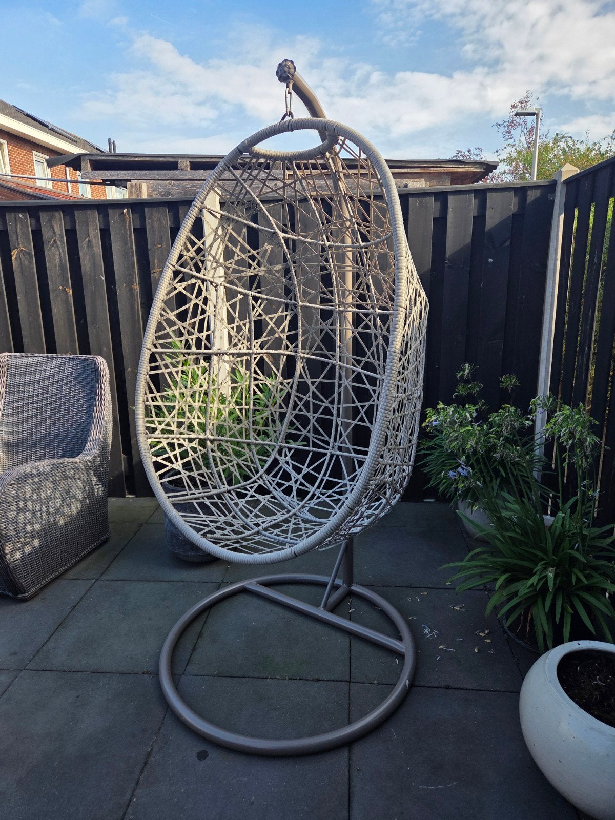 Hangstoel Ei gemaakt van staal, Tuin en Terras, Ophalen, Zo goed als nieuw, Metaal