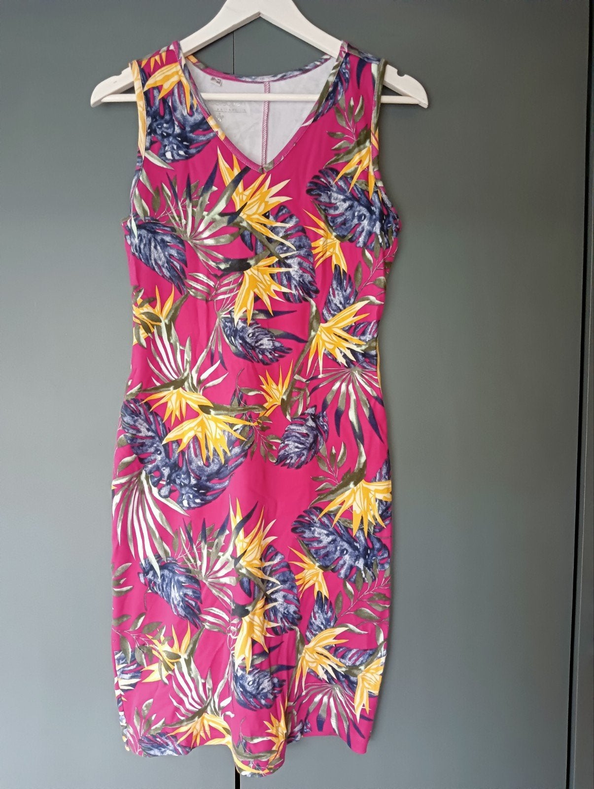 Jurk mt 36/38 hardroze met paradijsvogel print, Ophalen of Verzenden, Zo goed als nieuw, Bpc selection, Knielengte