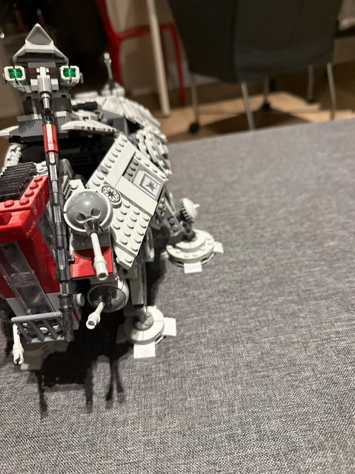 Foto 4 van Lego 75337 Star Wats AT-TE Walker
