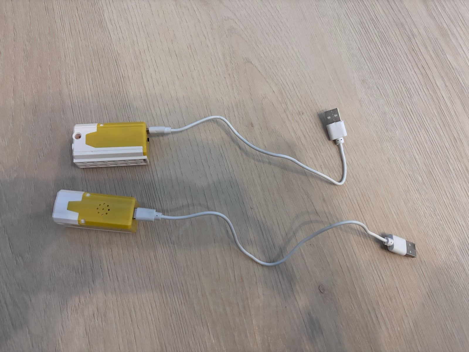 Twee LEGO motortjes met USB snoer, Gebruikt, Lego, Accessoire, Ophalen of Verzenden