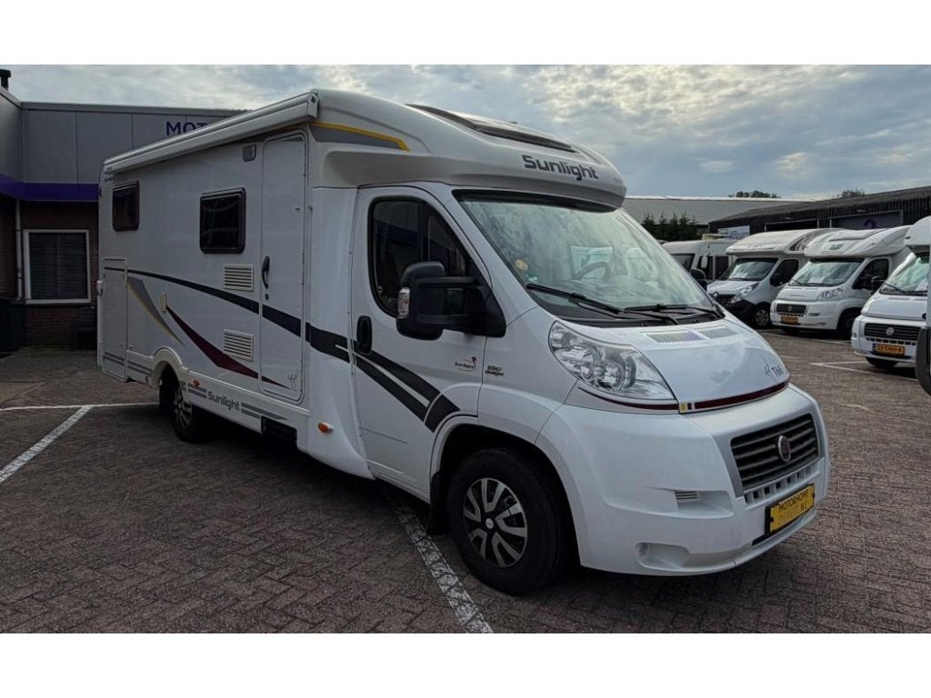 Sunlight T 66 Lengtebedden compact (6.90m ) zeer mooi!!, Sunlight, Fiat, 6 tot 7 meter, Bedrijf