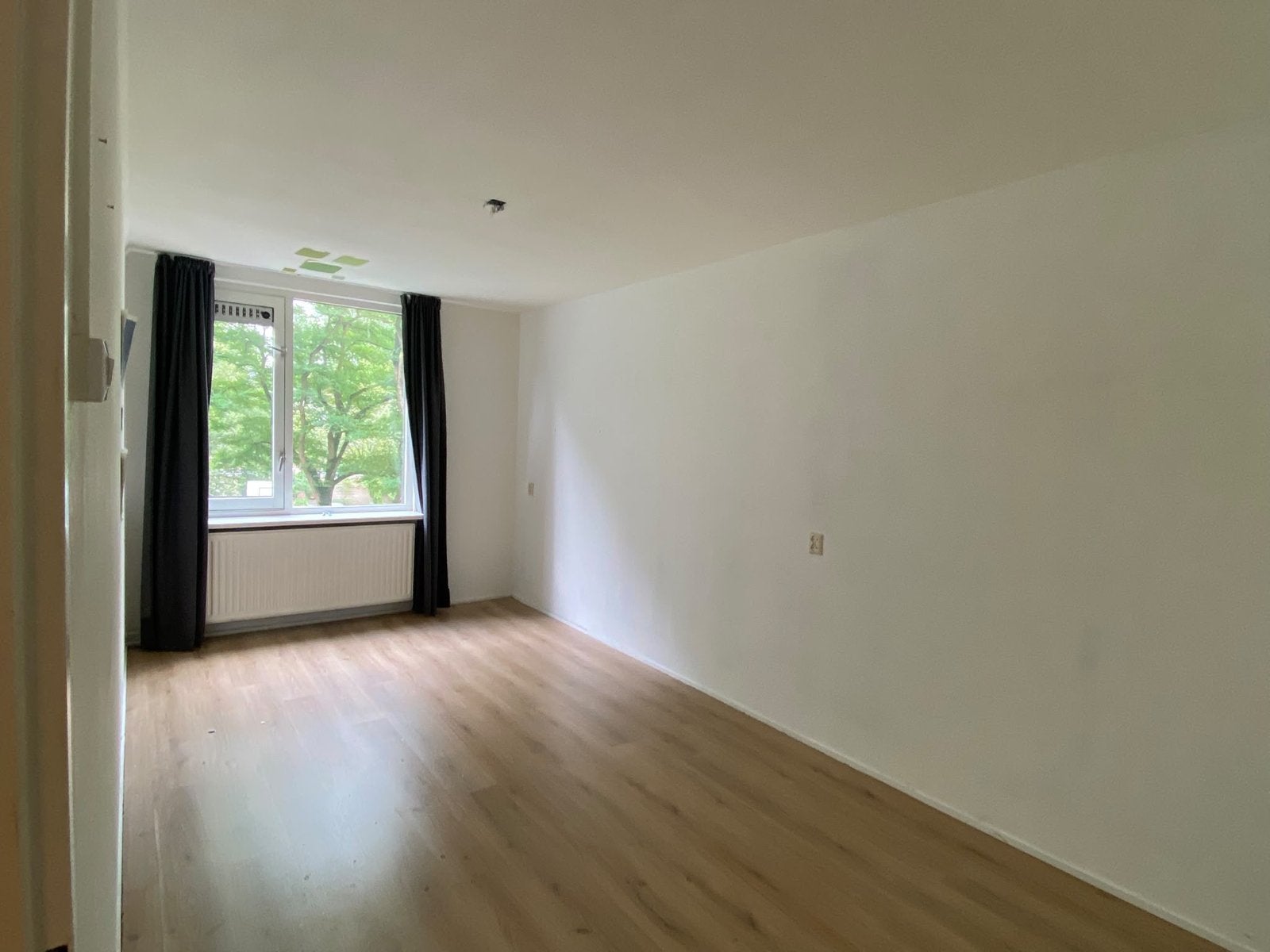 GRATIS - Laminaatvloer (50-60 m2) - Zo goed als nieuw, Doe-het-zelf en Verbouw, Ophalen, 50 tot 150 cm, Zo goed als nieuw, 10 m² of meer