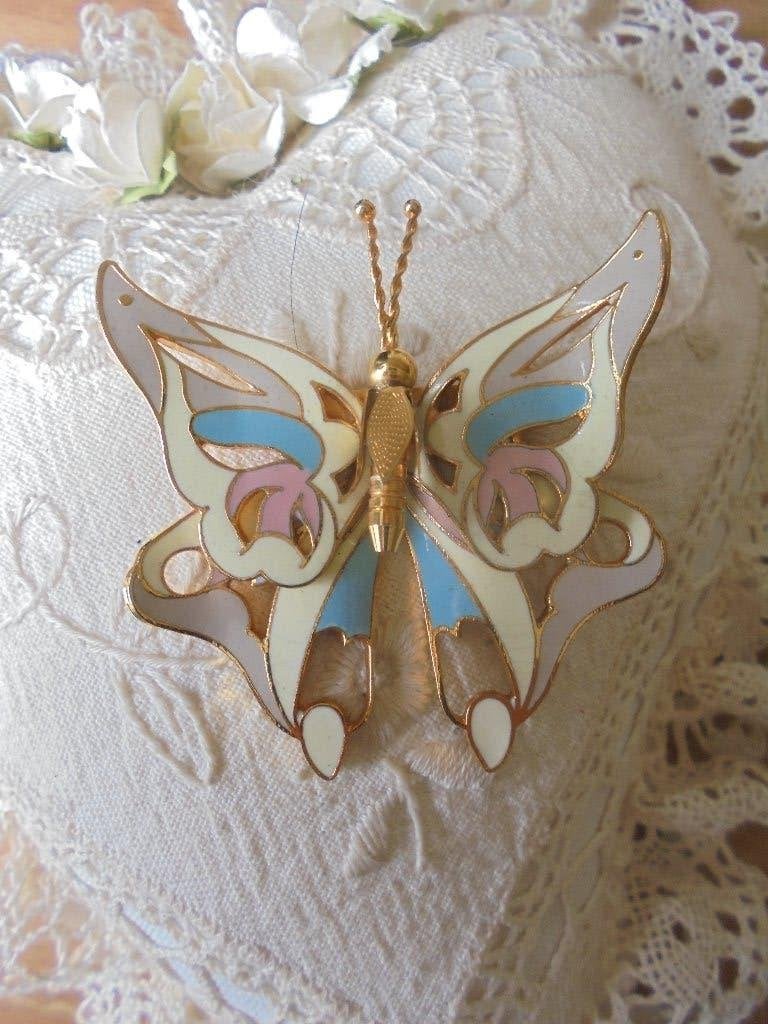 Emaille cloisonné broche vlinder, Ophalen of Verzenden, Zo goed als nieuw, 4 tot 7 cm, Overige materialen