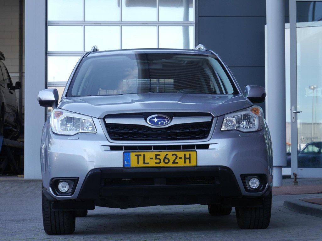 Subaru Forester 2.0 Luxury | Automaat | 4WD | 2000KG Trekgew, Auto's, Subaru, Automaat, Euro 5, Zwart, 4 cilinders