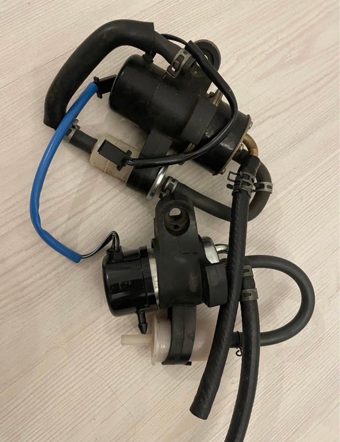Yamaha r1 brandstof pomp, Ophalen