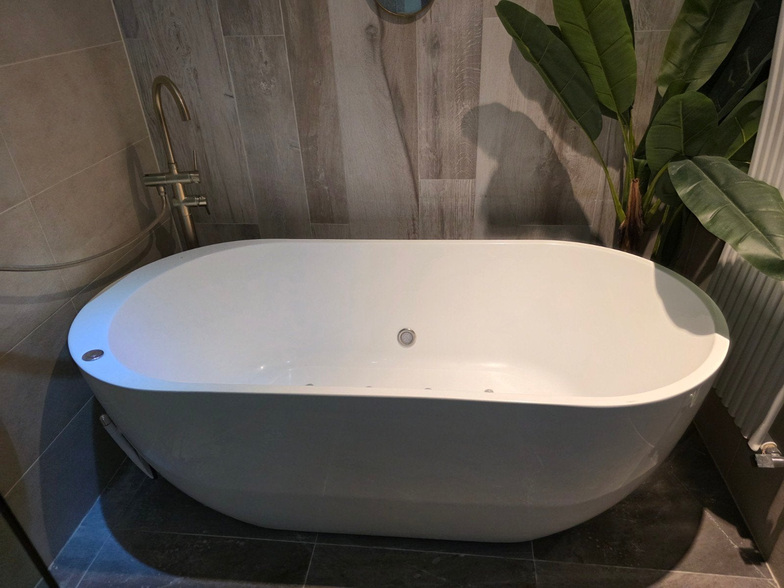 Luxe Vrijstaand Ligbad met Whirlpool Functie, Ophalen, Zo goed als nieuw, Met bad