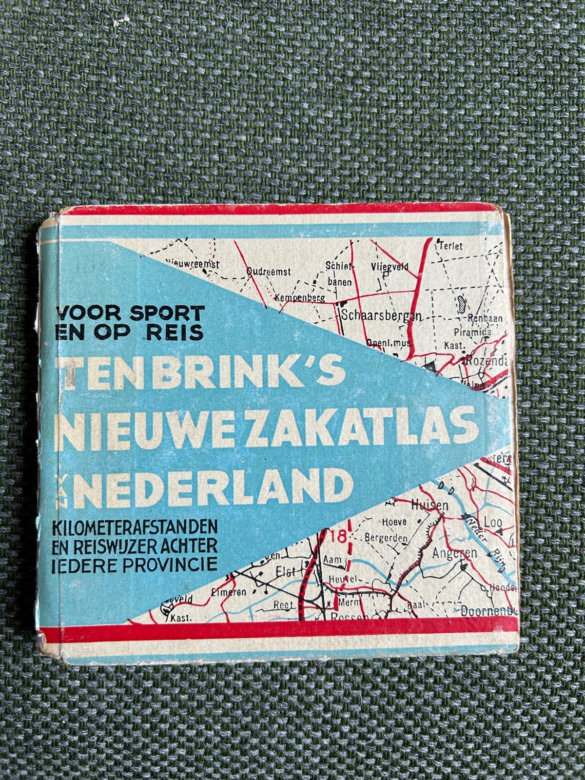 Ten Brink's Nieuwe Zakatlas Nederland - 34e herziene druk, Gelezen, Overige atlassen, Ophalen of Verzenden, 1800 tot 2000