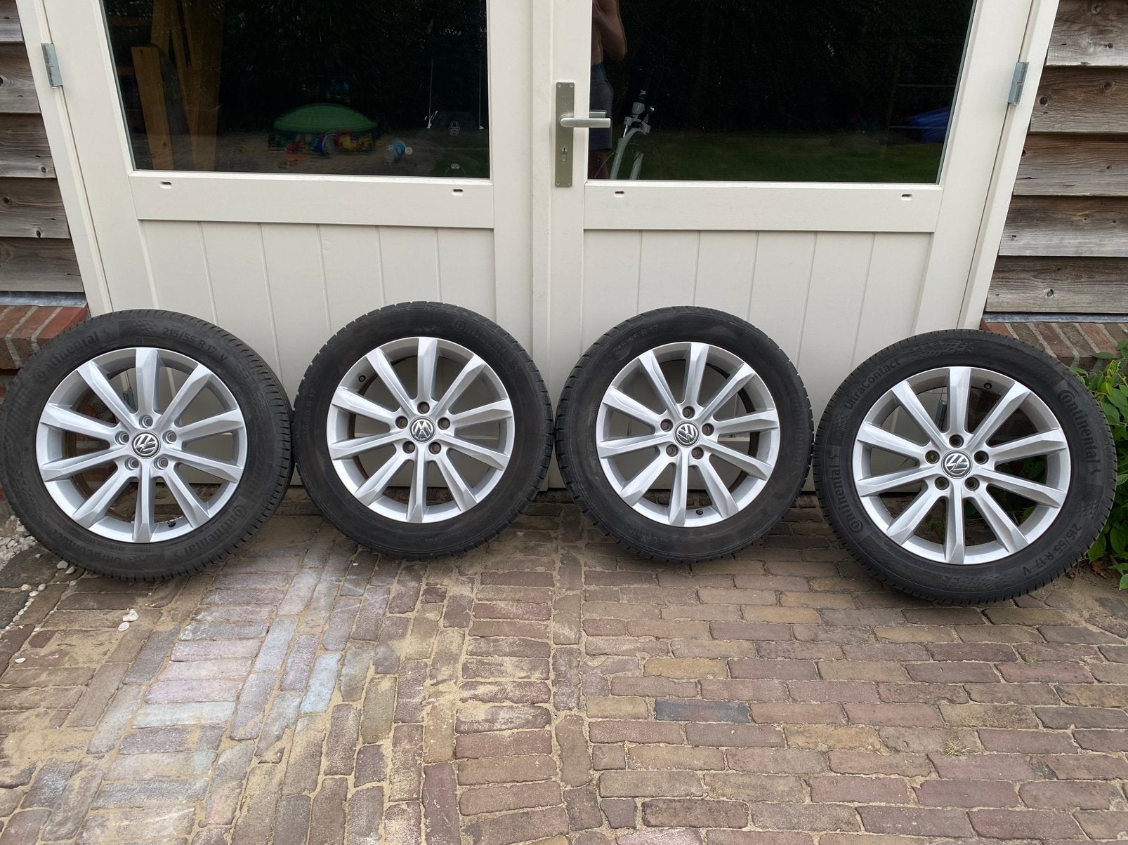 Originele Helsinki Velgen 17 inch – Volkswagen Passat Caddy, Auto-onderdelen, Banden en Velgen, 215 mm, 17 inch, Ophalen of Verzenden