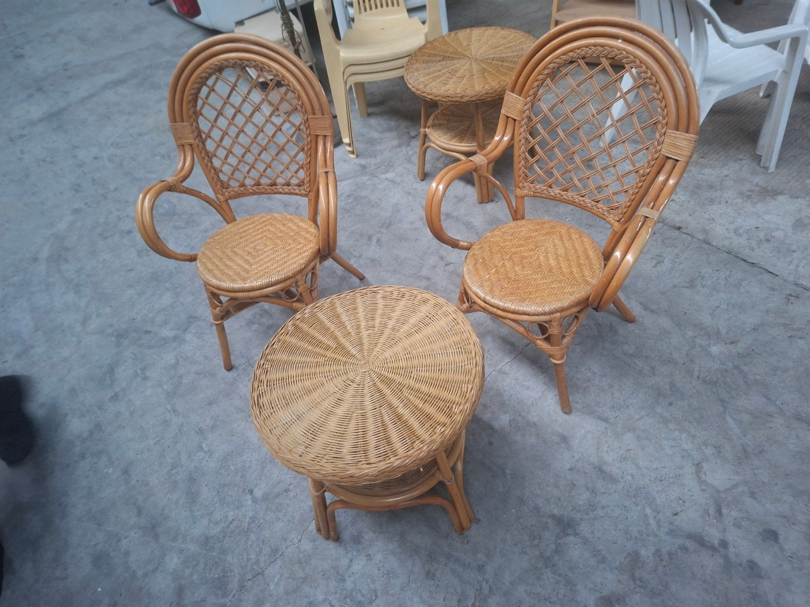 Rieten rotan  tafel met 2 stoelen, Huis en Inrichting, Ophalen, Twee, Bruin, Riet of Rotan