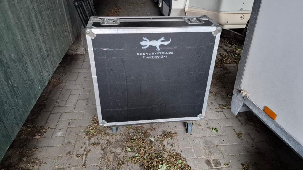 Flightcase op bluewheels voor Midas M32R (of andere tafel), Ophalen, Overige instrumenten, Flightcase