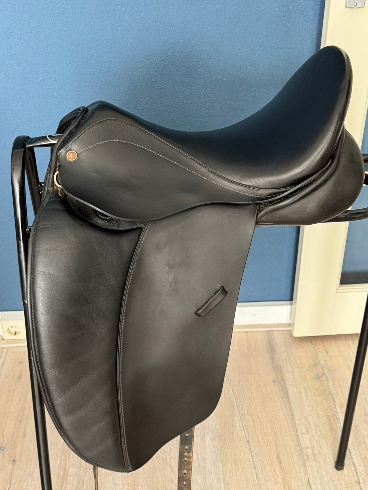 Br dressuurzadel 17”, Ophalen, Zo goed als nieuw, Dressuur