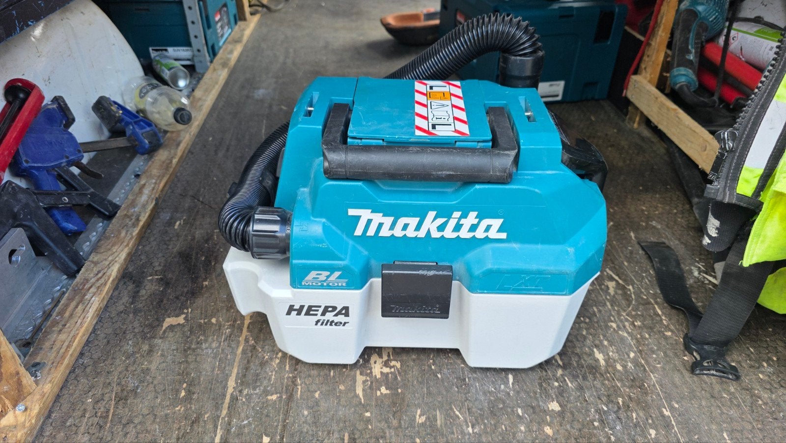 Makita DVC750L 18V Accustofzuiger - Nat/Droog HEPA, Ophalen of Verzenden, Gebruikt, Industriële stofzuiger, Makita