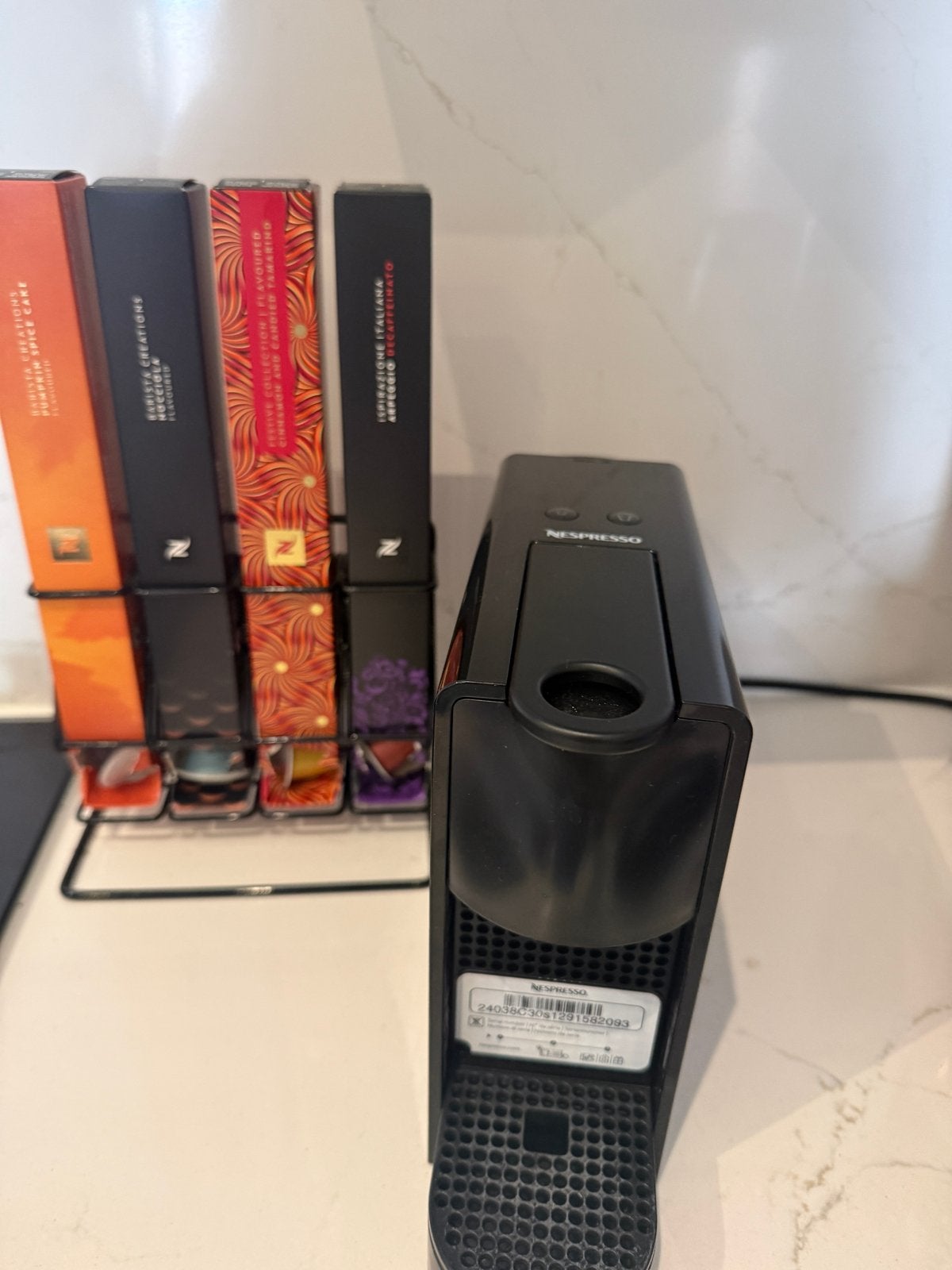 Nespresso Essenza Mini koffiezetapparaat, Espresso apparaat, Ophalen of Verzenden, Zo goed als nieuw, 1 kopje