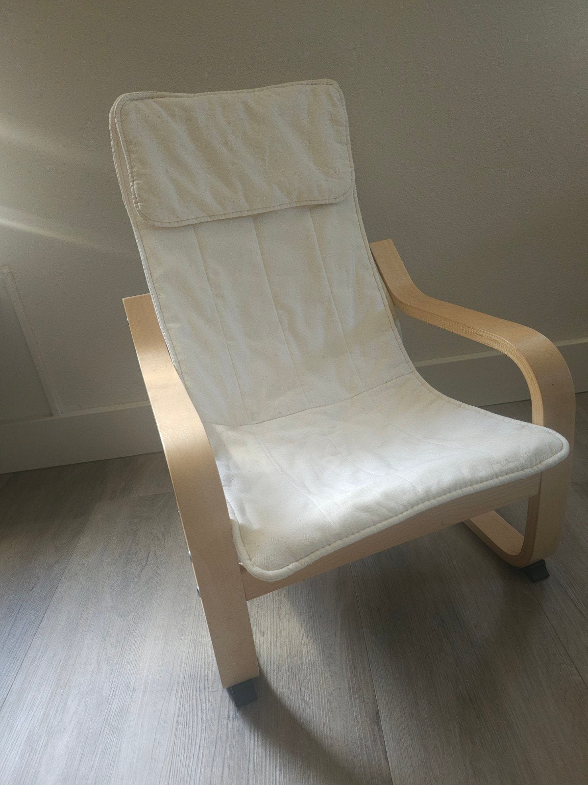 IKEA Poäng kinderfauteuil met wit/beige hoes, Huis en Inrichting, Ophalen, Hout, Zo goed als nieuw, Eén