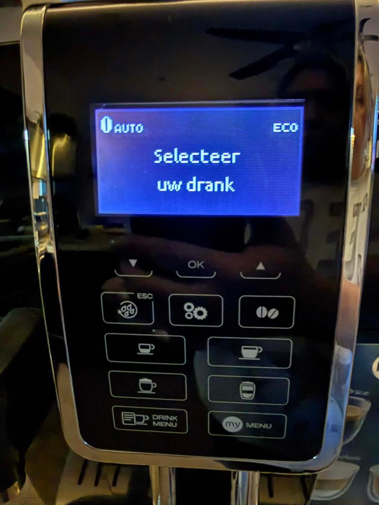 DE LONGHI De'Longhi ECAM 350.55.B Dinamica zwart, Ophalen, Afneembaar waterreservoir, Gebruikt, Koffiemachine