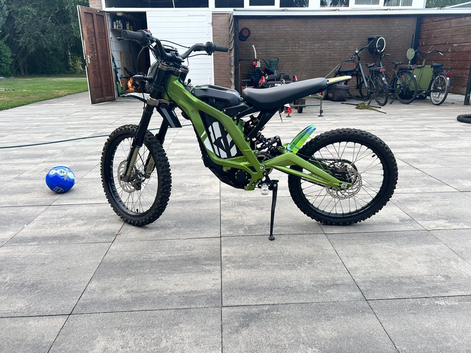 Surron light bee x straat legaal, Fietsen en Brommers, Brommers | Crossbrommers, Ophalen, Zo goed als nieuw, Overige merken