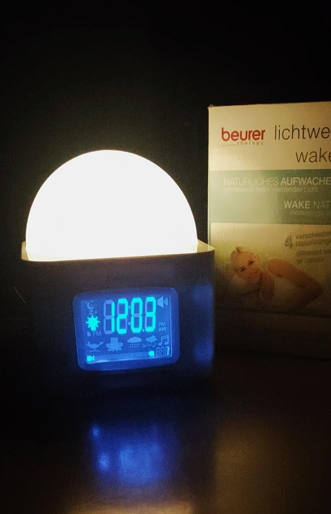 Rustig wakker worden met een Wake-up Light wekker van Beurer, Verzenden, Zo goed als nieuw, Digitaal