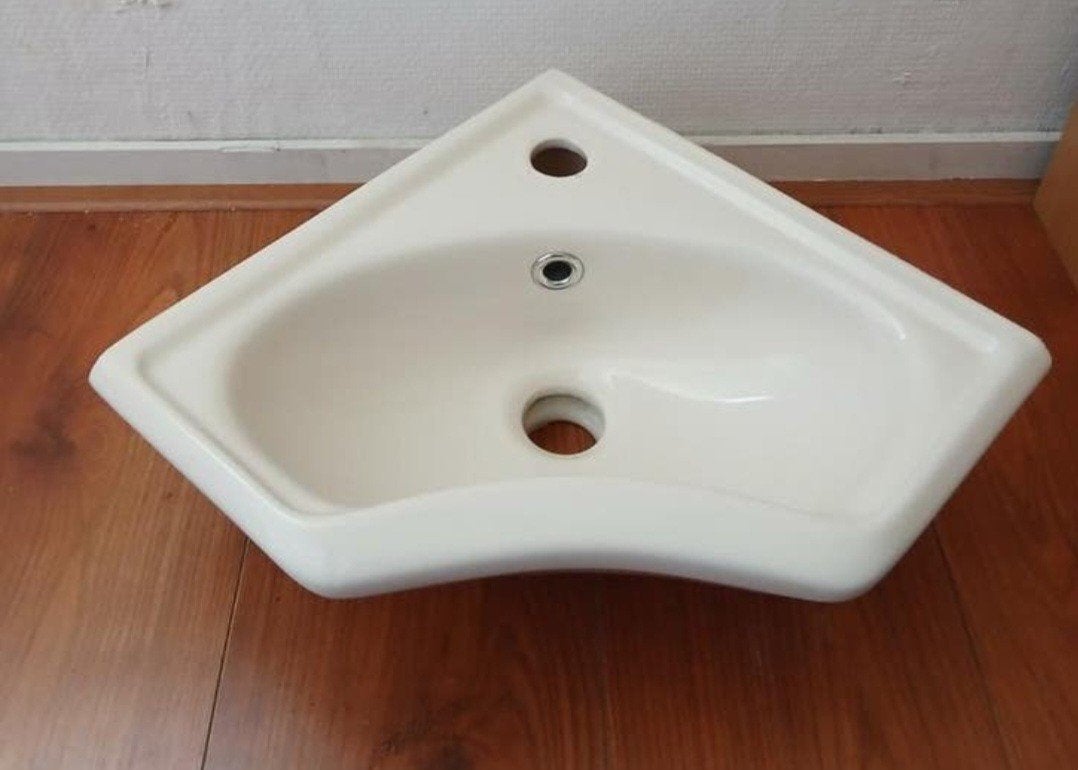 Toilet fontein/wasbakje, Huis en Inrichting, Badkamer | Badkamermeubels, Ophalen, Minder dan 50 cm, Overige typen, Minder dan 25 cm