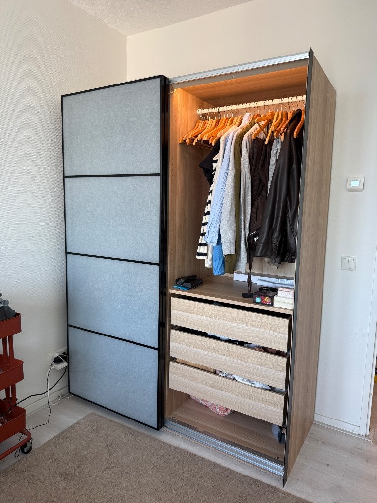 IKEA kledingkast met schuifdeuren Incl. verlichting, 50 tot 100 cm, Zo goed als nieuw, Wit gelazuurd eikeneffect, 150 tot 200 cm