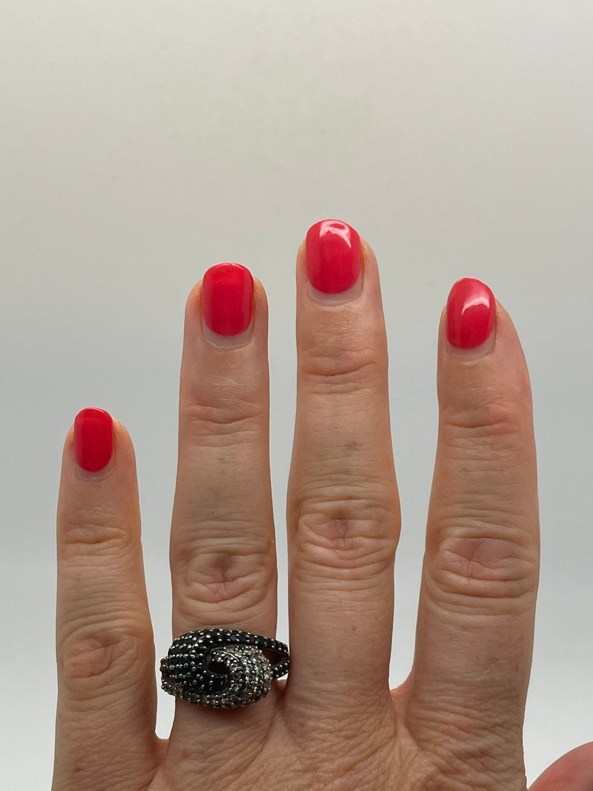 F710 Prachtige zilveren ring donkere strass maat 18, 18 tot 19, Ophalen of Verzenden, X, Dame