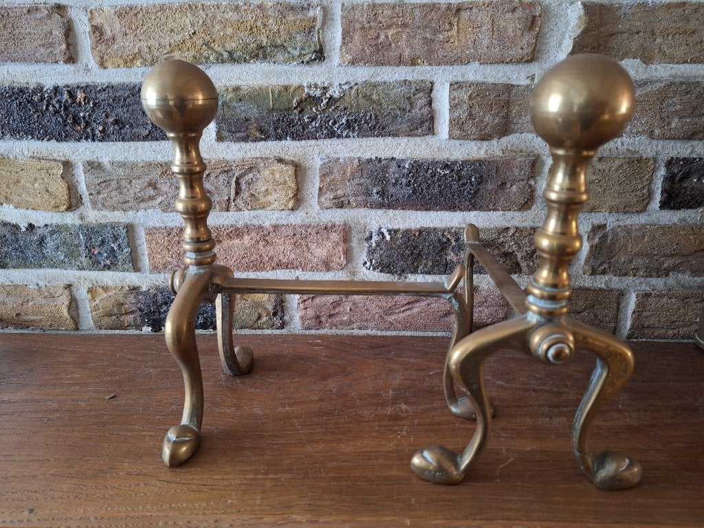 Antieke messing haardhonden / haardbokken- ball-top, Ophalen