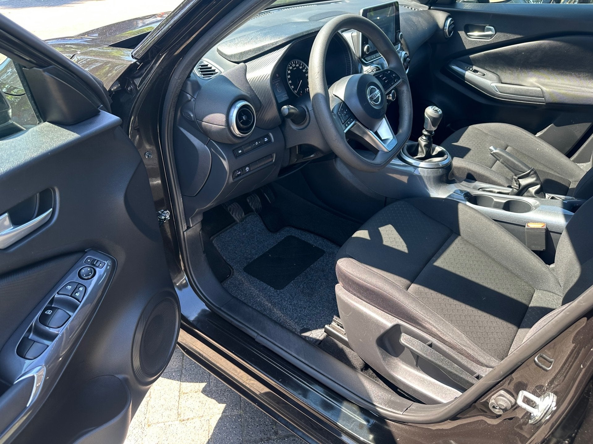 Foto 8 van Nissan Juke 1.0 DIG-T Acenta , carplay , camera