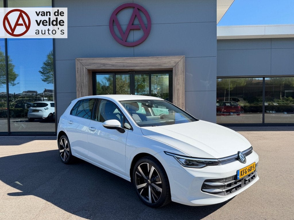 Volkswagen Golf 1.5 eHybrid 204pk Style | 360 Camera | Ergo, Auto's, Volkswagen, 12 maanden, Zwart, 4 cilinders, Alcantara