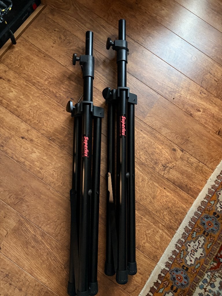2x Speaker statieven incl tas Merk Superlux