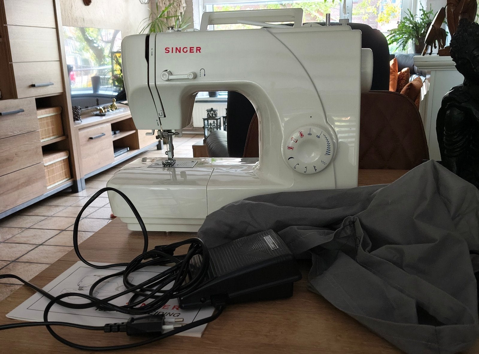 naai machien zgan, Hobby en Vrije tijd, Naaimachines en Toebehoren, Ophalen, Zo goed als nieuw, Naaimachine, Overige merken