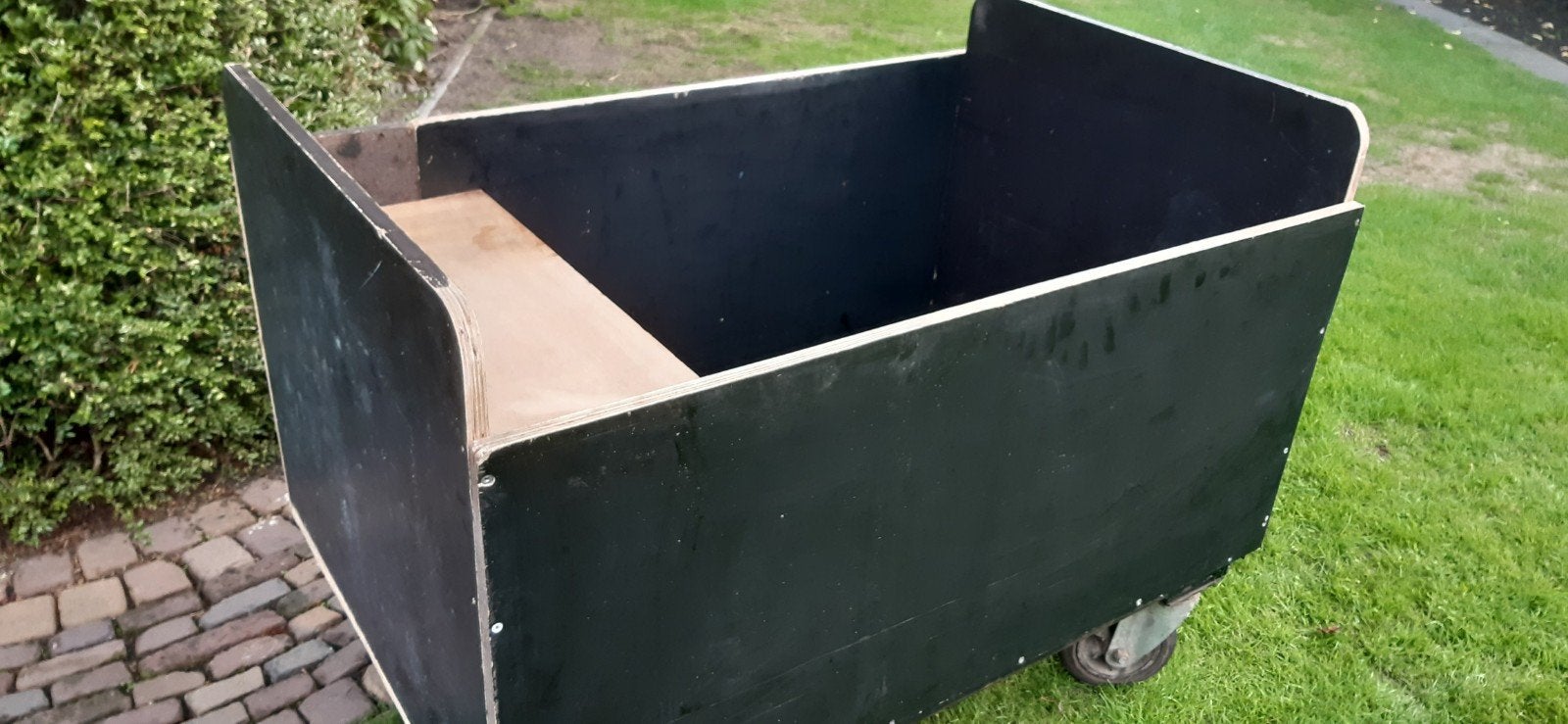 Houten kist op zwenkwielen, Ophalen, Gebruikt, Handmatig