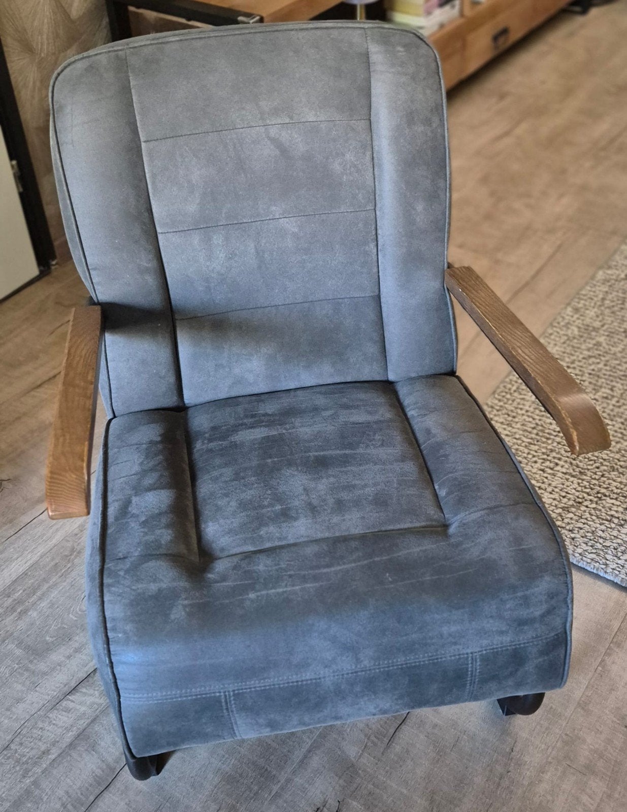 fauteuil Ivar leenbakker grijs ,bruin houten armleuning, Ophalen, Gebruikt, 75 tot 100 cm, 50 tot 75 cm