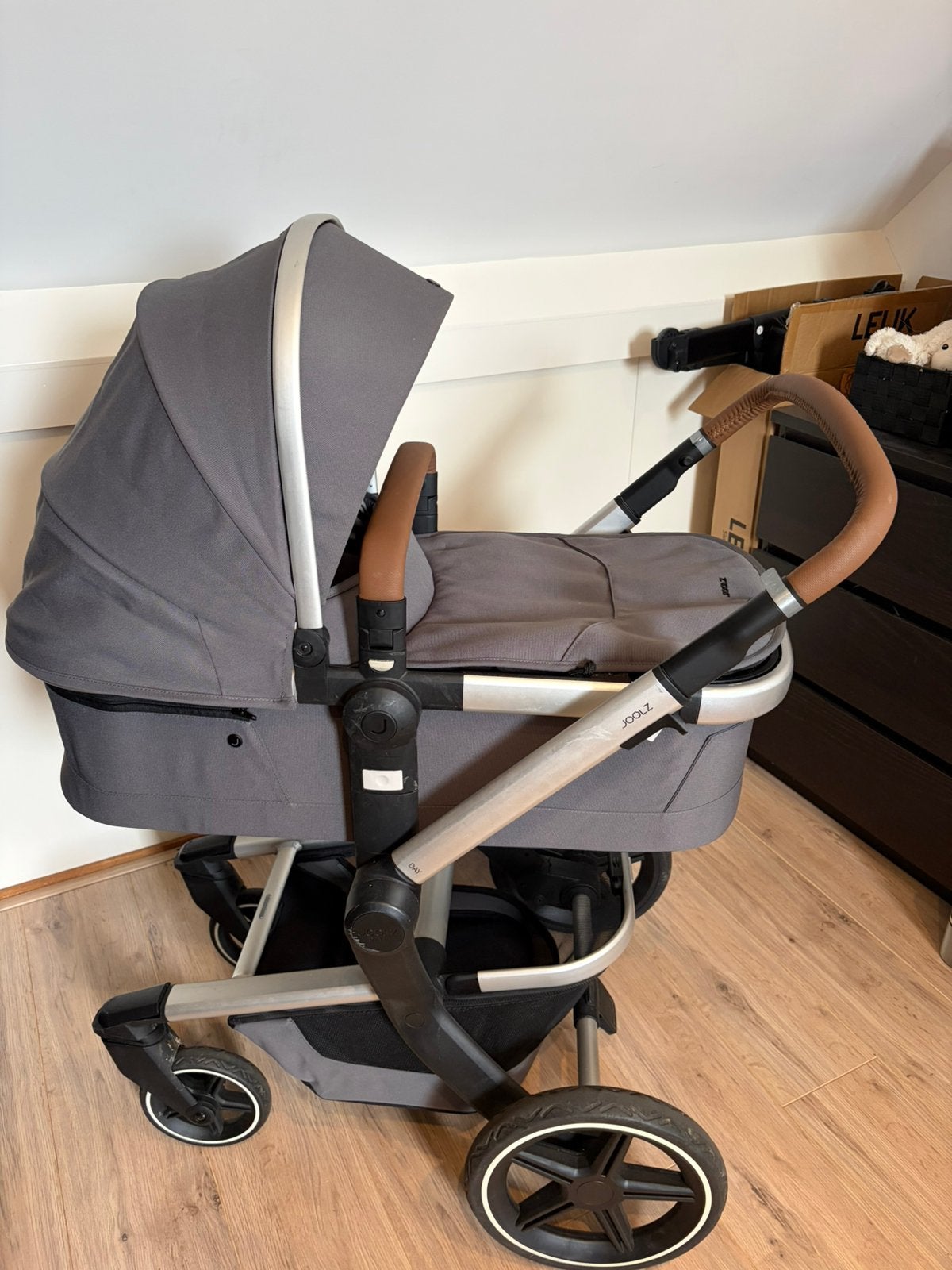 Complete Joolz Day+ kinderwagenset – Stormy Grey, Kinderen en Baby's, Zo goed als nieuw, Combiwagen, Luchtbanden, Ophalen