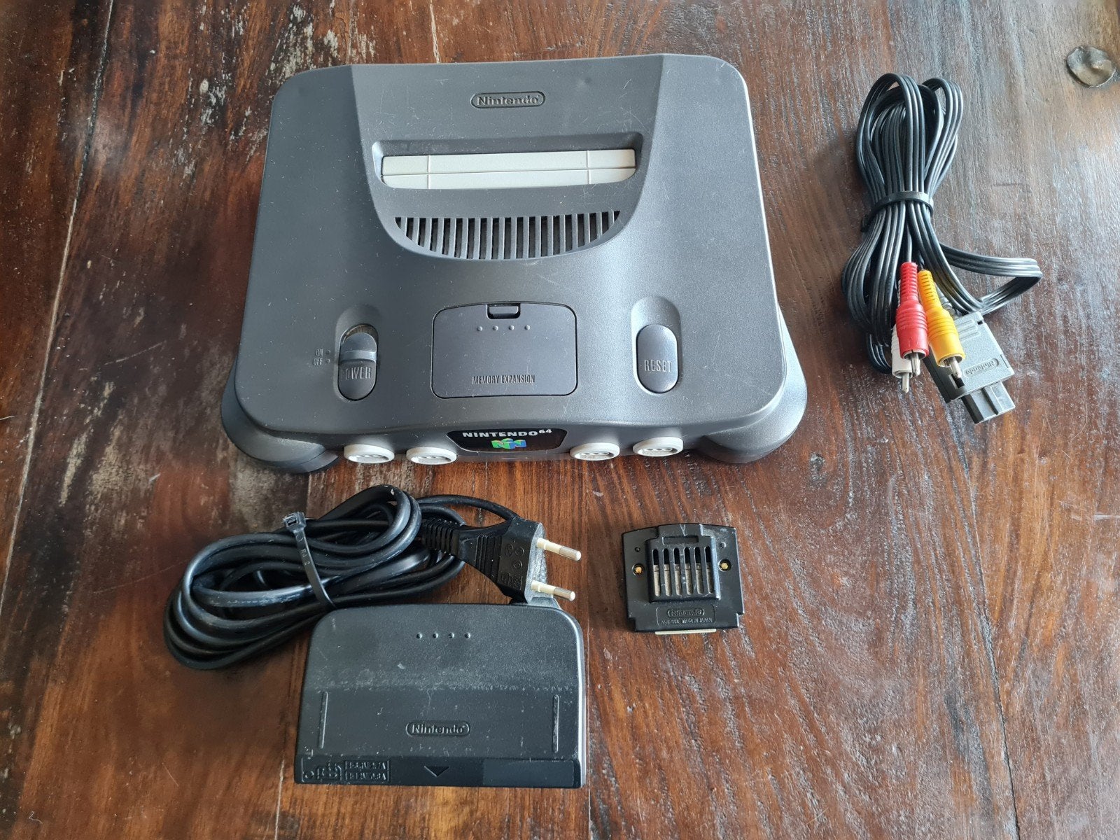 Nintendo 64 Console met geheugen en kabels, Ophalen of Verzenden, Gebruikt, Zonder controller, Met geheugenkaart