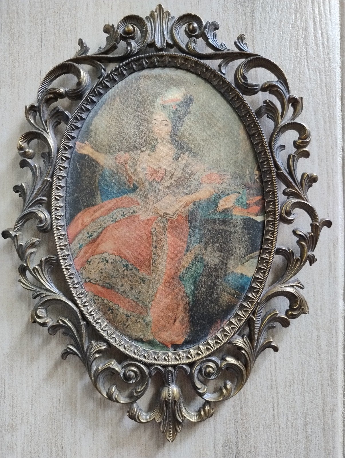 ovale lijst in barokstijl met een charmant portret, Ophalen of Verzenden