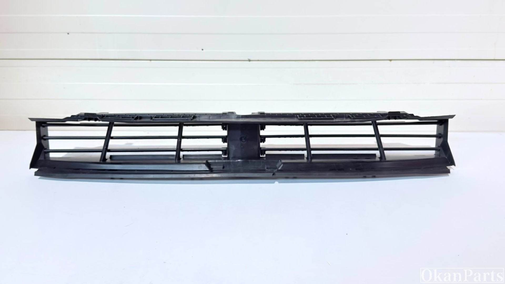 BMW 5-serie G30 G31 luchtgeleider 5A218F6, Petuelring 130
80788  Munich, DE, Gebruikt, Voor, Info@bmw.de