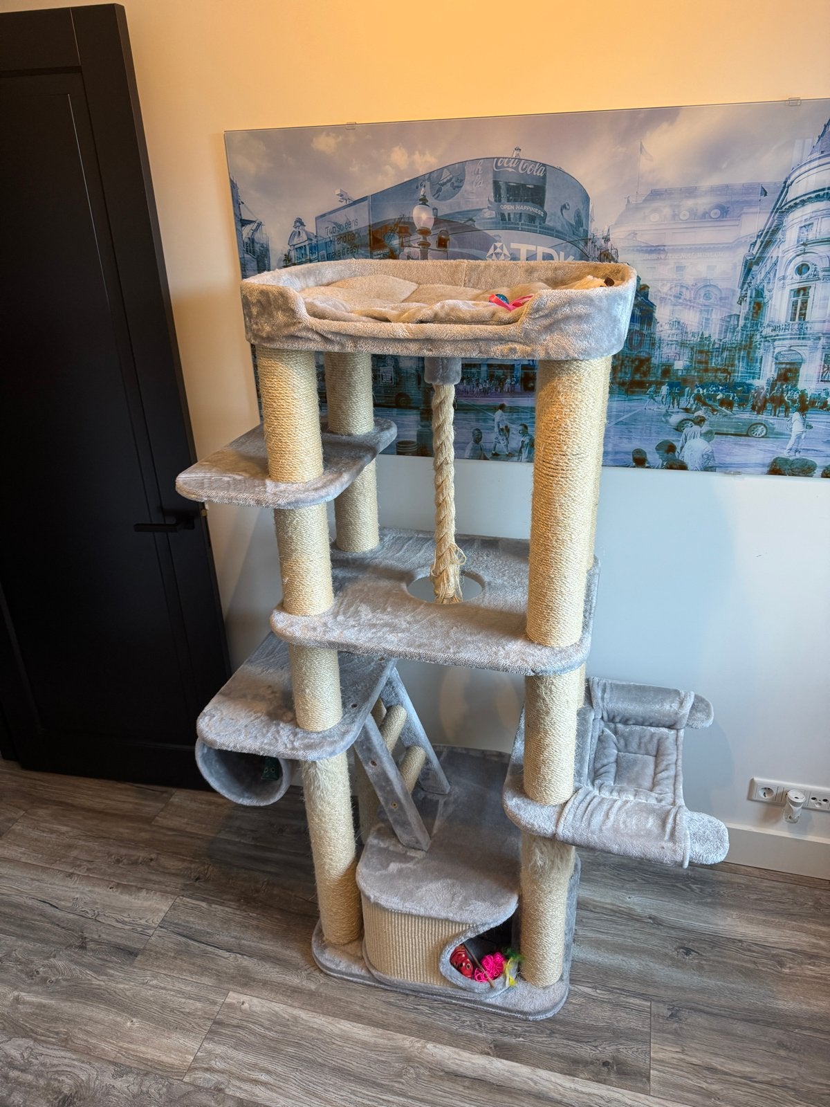 Grote stevige krabpaal 175 x 125 x 60 kat, Ophalen, Zo goed als nieuw, Krabpaal