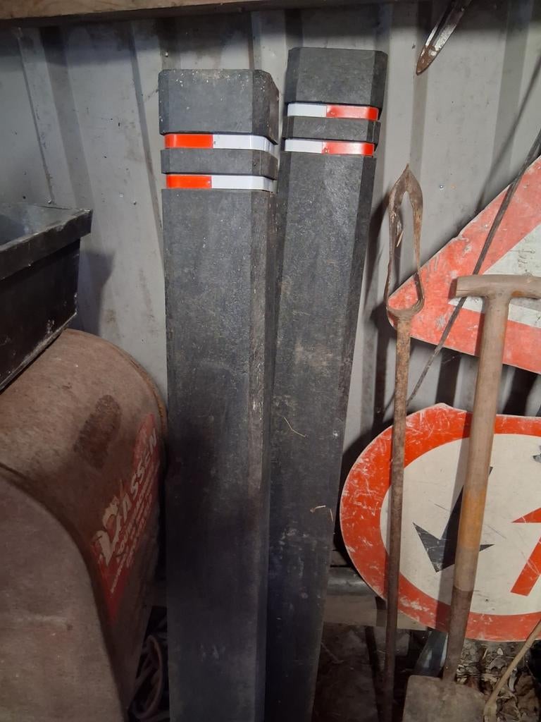 2 Nieuwe Diamantkoppalen / Antiparkeerpalen, Ophalen, Nieuw