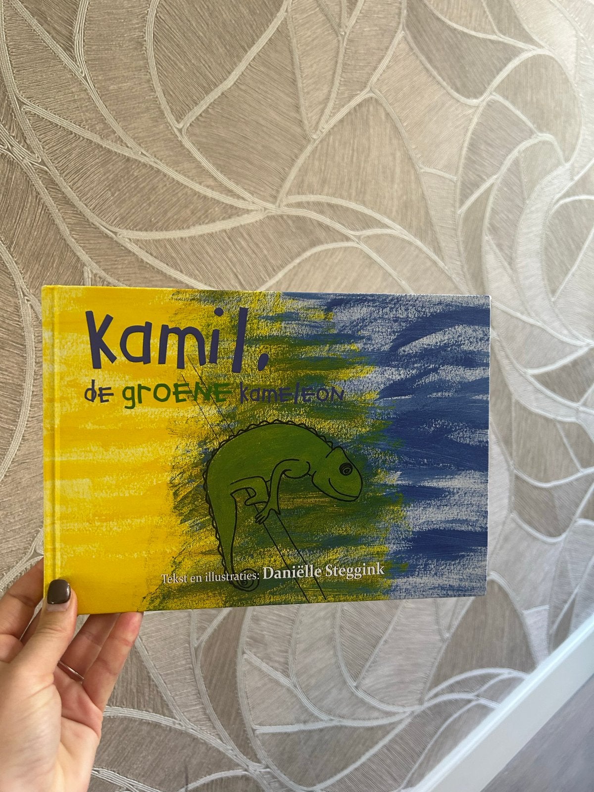 Kamil, de groene kameleon - Kinderboek, Fictie algemeen, Jongen of Meisje, Ophalen of Verzenden, Zo goed als nieuw