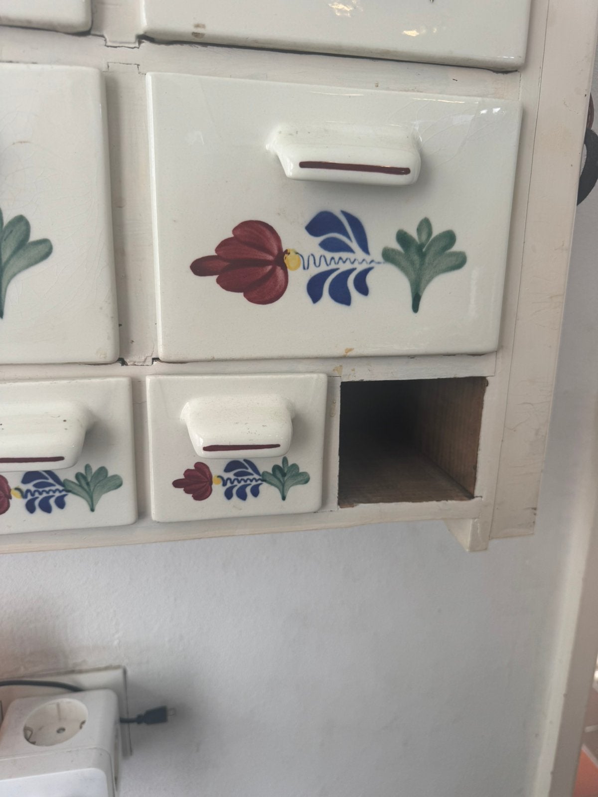 Gezocht. Een klein boerenbont laadje., Huis en Inrichting, Ophalen of Verzenden, Gebruikt