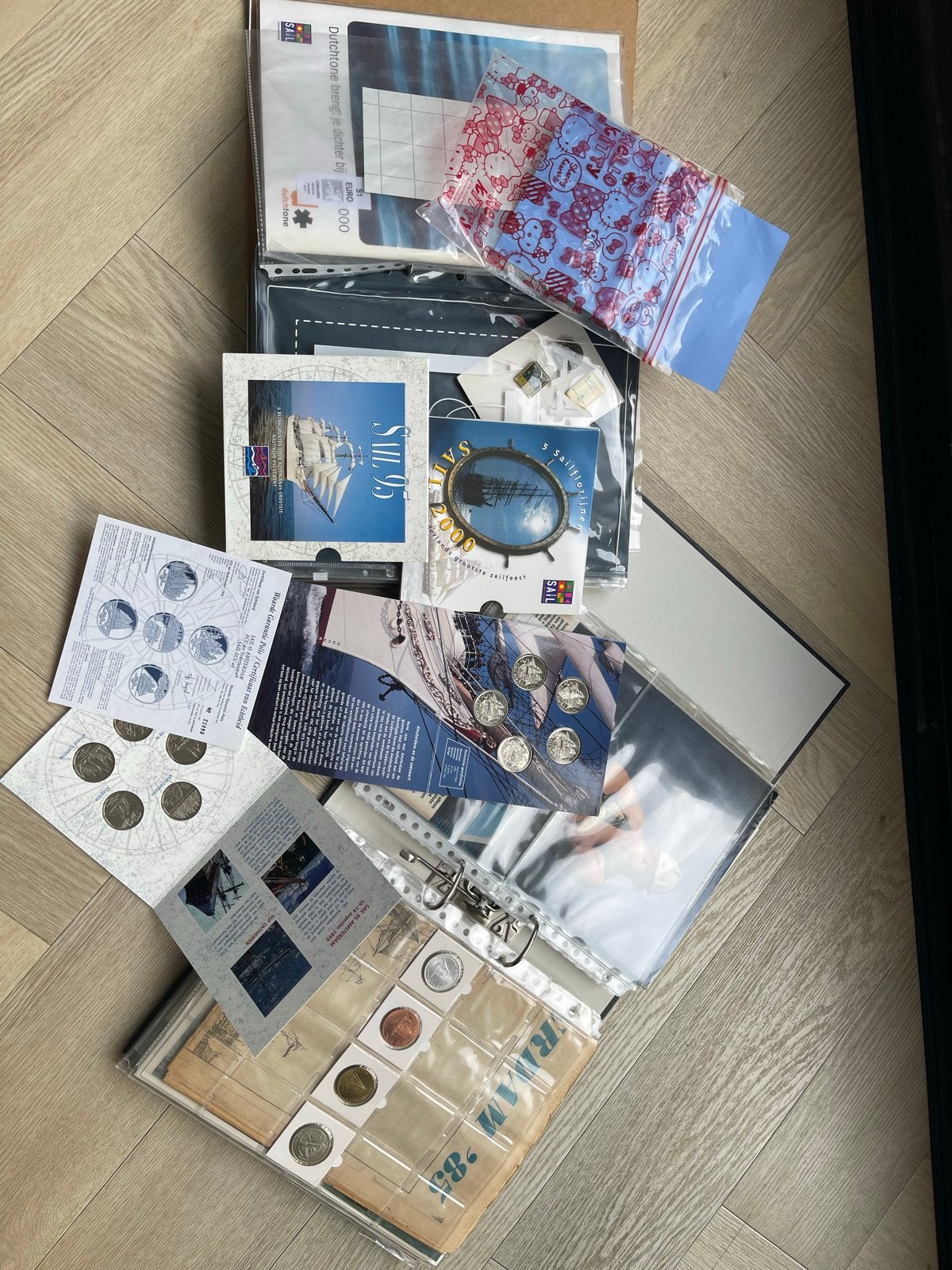 Verzamelmappen met munten en Sail memorabilia, Ophalen, Verzamelmap