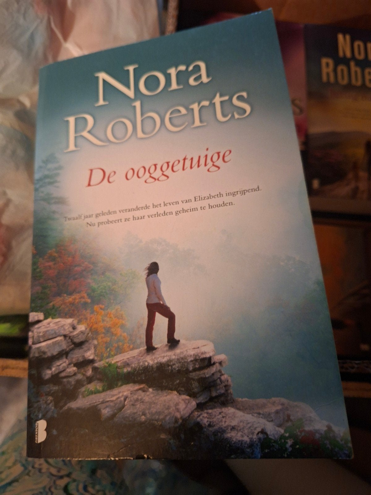 Nora roberts  de ooggetuige, Ophalen of Verzenden, Gelezen