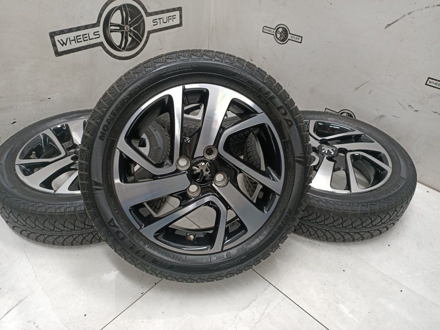 Peugeot 107  lichtmetaal velgen 15"inch winterbanden 4x108, Gebruikt, -, -, Banden en Velgen